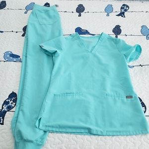 Figs Fresh Aqua Scrubs Set Small